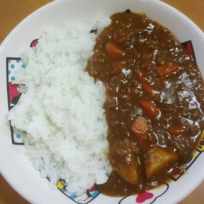 ひき肉のカレー美味しいですよね(*^^*)
ゴロゴロ肉のカレーより断然こちらが好みです♪
ごちそうさまでした～☆